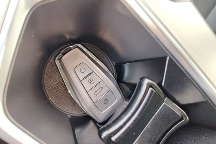 Used Geely Auto Coolray 2019 260T DCT Knight China VI Standard Vehicle Key