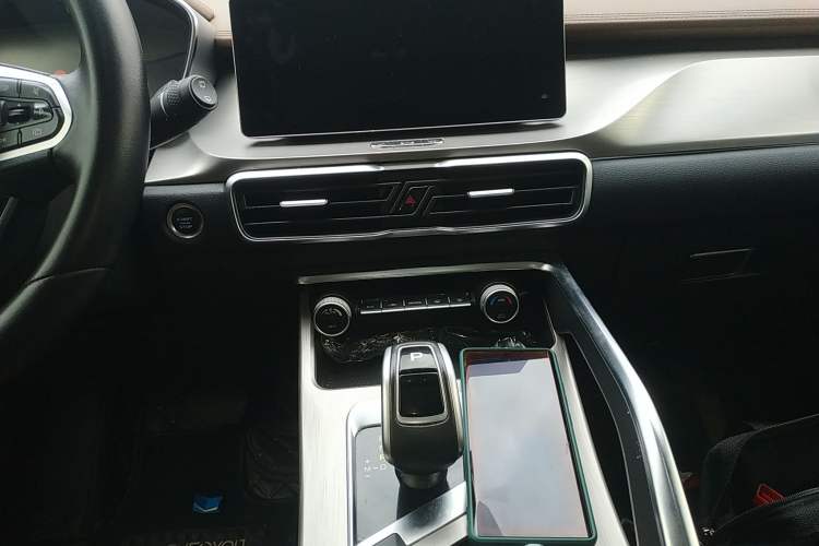 Used Geely Auto Coolray 2019 260T DCT Explorer China VI Standard Audio And AC Panel