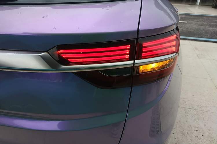 Used Geely Auto Coolray 2019 260T DCT Explorer China VI Standard Right Rear Taillight