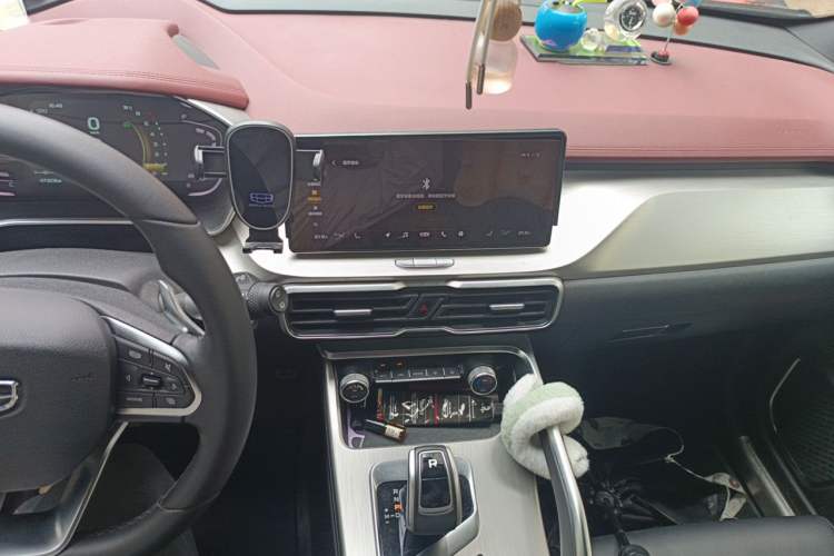 Used Geely Auto Coolray 2019 Sport Version 260T DCT Battle China VI Standard Audio And AC Panel
