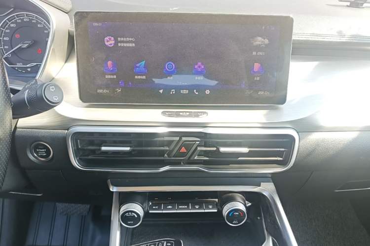 Used Geely Auto Coolray 2019 260T DCT Knight China V Standard Audio And AC Panel