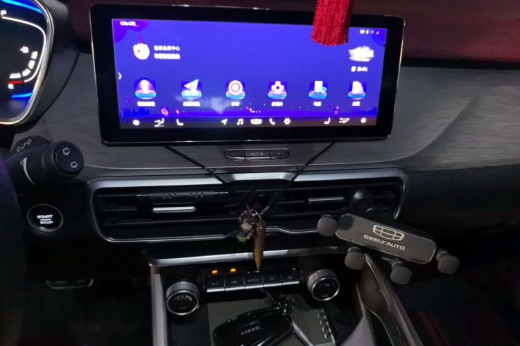 Used Geely Auto Coolray 2019 Sport Version 260T DCT Battle China VI Standard Audio And AC Panel