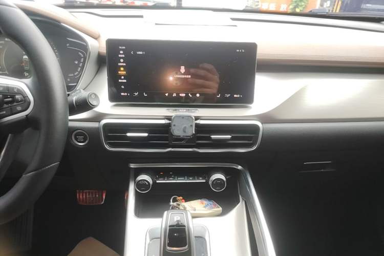 Used Geely Auto Coolray 2019 260T DCT Explorer China V Standard Audio And AC Panel