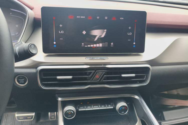 Used Geely Auto Coolray 2019 Sport Model 260T DCT Patrol China V Standard Audio And AC Panel