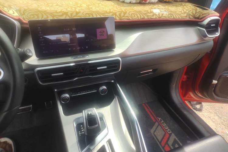 Used Geely Auto Coolray 2019 Sport Model 260T DCT Battle China V Standard Audio And AC Panel
