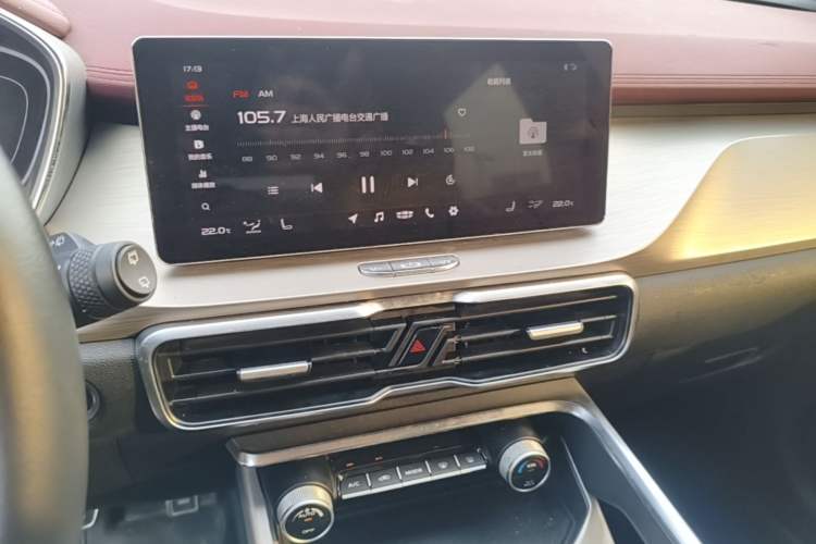 Used Geely Auto Coolray 2019 Sport Model 260T DCT Patrol China V Standard Audio And AC Panel