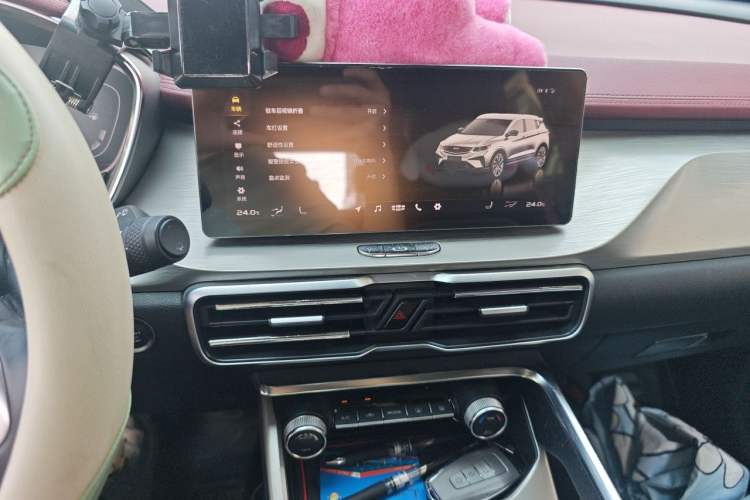 Used Geely Auto Coolray 2019 Sport Model 260T DCT Battle China V Standard Audio And AC Panel