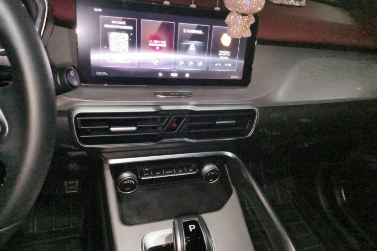 Used Geely Auto Coolray 2019 260T DCT Knight China VI Standard Audio And AC Panel