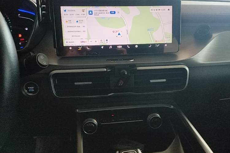 Used Geely Auto Coolray 2019 Sport Model 260T DCT Battle China V Standard Audio And AC Panel