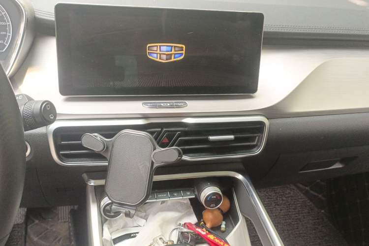 Used Geely Auto Coolray 2019 260T DCT Knight China V Standard Audio And AC Panel