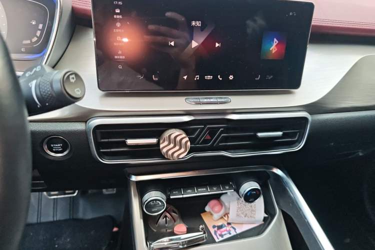 Used Geely Auto Coolray 2019 260T DCT Explorer China VI Standard Audio And AC Panel