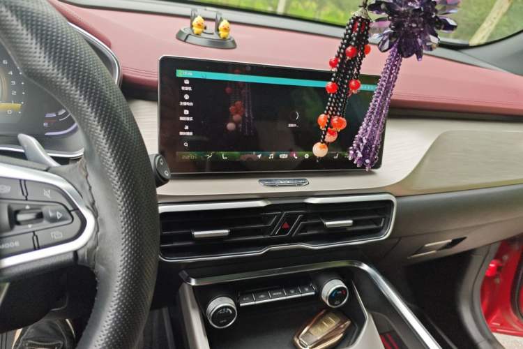 Used Geely Auto Coolray 2019 Sport Model 260T DCT Battle China V Standard Audio And AC Panel