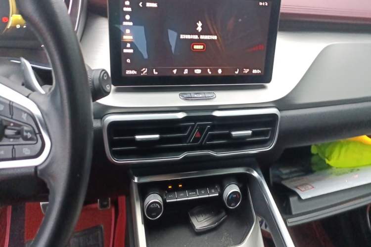 Used Geely Auto Coolray 2019 Sport Model 260T DCT Battle China V Standard Audio And AC Panel