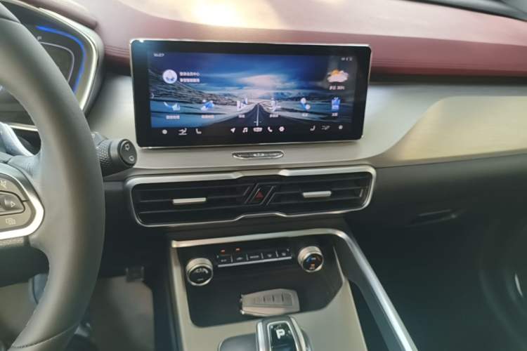 Used Geely Auto Coolray 2019 Sport Version 260T DCT Battle China VI Standard Audio And AC Panel
