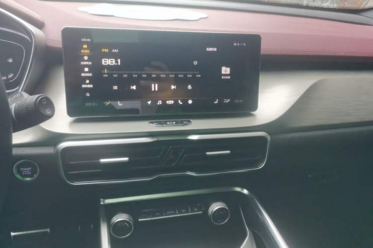 Used Geely Auto Coolray 2019 Sport Model 260T DCT Battle China V Standard Audio And AC Panel
