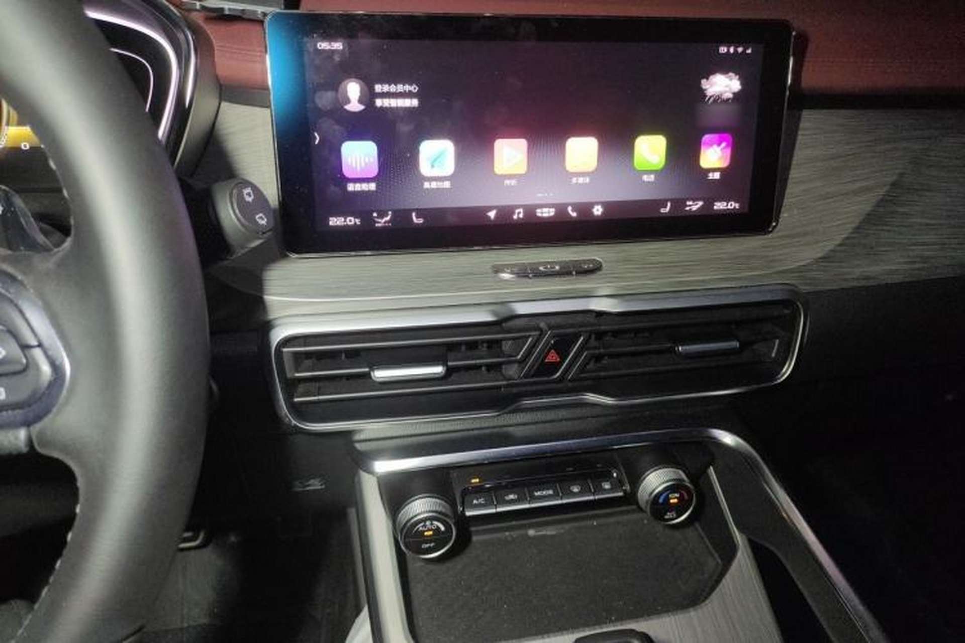 Used Geely Auto Coolray 2019 Sport Model 260T DCT Battle China V Standard Audio And AC Panel