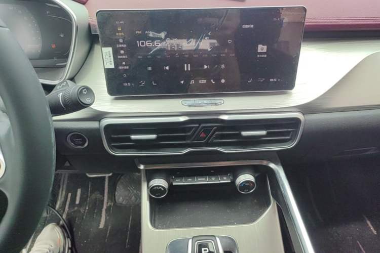 Used Geely Auto Coolray 2019 Sport Model 260T DCT Battle China V Standard Audio And AC Panel