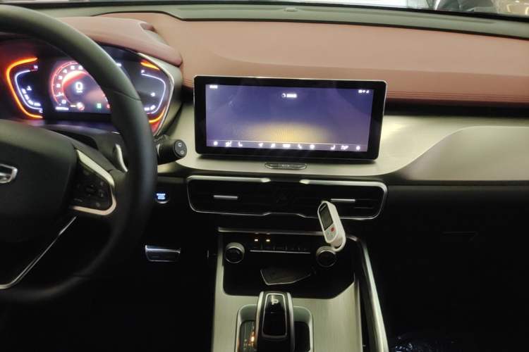 Used Geely Auto Coolray 2019 Sport Version 260T DCT Battle China VI Standard Audio And AC Panel