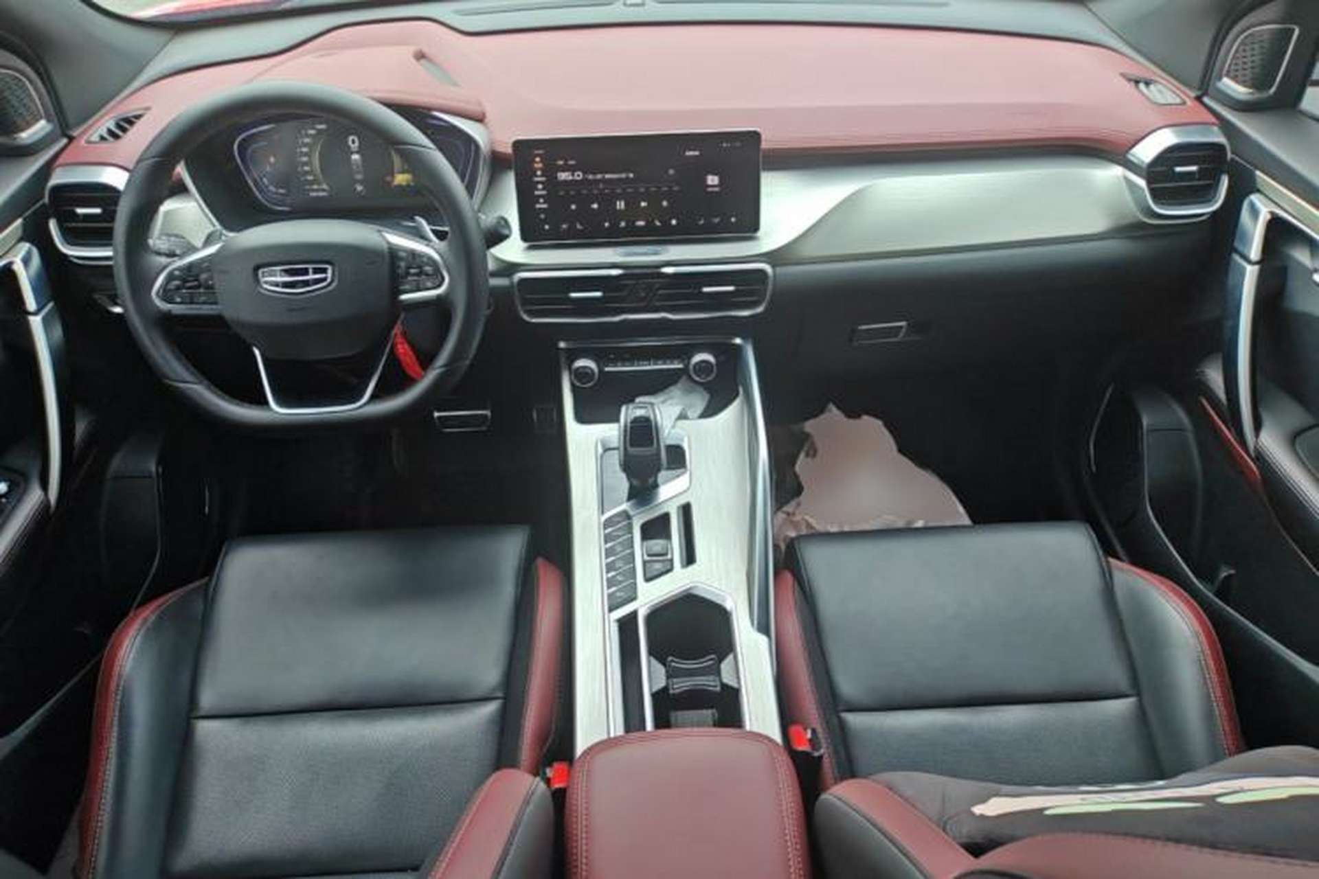 Used Geely Auto Coolray 2019 Sport Version 260T DCT Battle China VI Standard Center Console