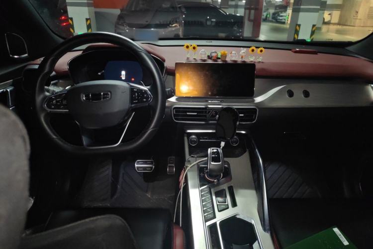 Used Geely Auto Coolray 2019 Sport Version 260T DCT Battle China VI Standard Center Console