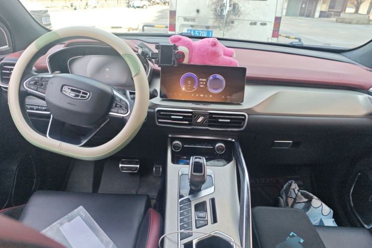 Used Geely Auto Coolray 2019 Sport Model 260T DCT Battle China V Standard Center Console