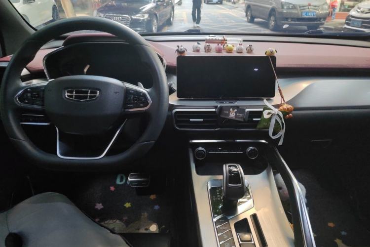 Used Geely Auto Coolray 2019 Sport Version 260T DCT Battle China VI Standard Center Console