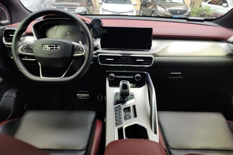 Used Geely Auto Coolray 2019 Sport Model 260T DCT Battle China V Standard Center Console