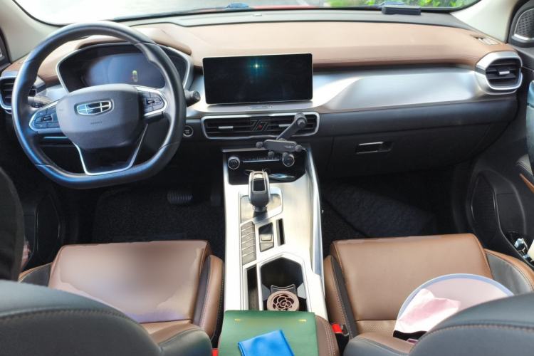 Used Geely Auto Coolray 2019 Sport Version 260T DCT Explorer China VI Standard Center Console