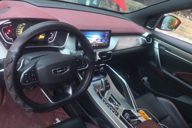 Used Geely Auto Coolray 2019 Sport Model 260T DCT Battle China V Standard Center Console