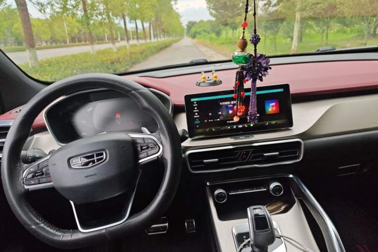 Used Geely Auto Coolray 2019 Sport Model 260T DCT Battle China V Standard Center Console