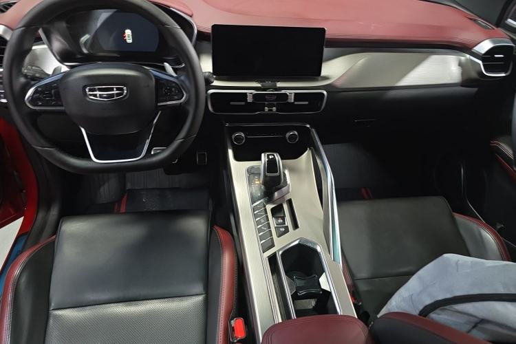 Used Geely Auto Coolray 2019 Sport Version 260T DCT Explorer China VI Standard Center Console