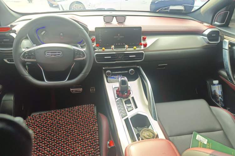 Used Geely Auto Coolray 2019 Sport Model 260T DCT Battle China V Standard Center Console