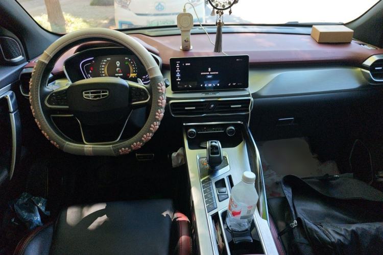 Used Geely Auto Coolray 2019 Sport Version 260T DCT Battle China VI Standard Center Console