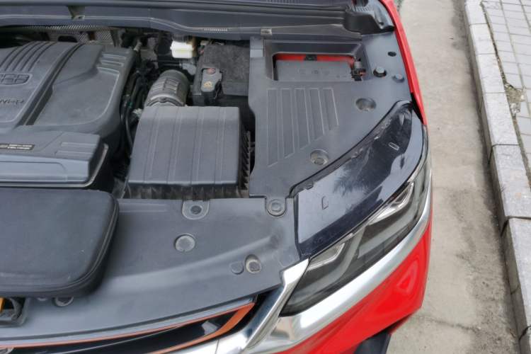 Used Geely Auto Coolray 2019 Sport Version 260T DCT Battle China VI Standard Engine Bay Left