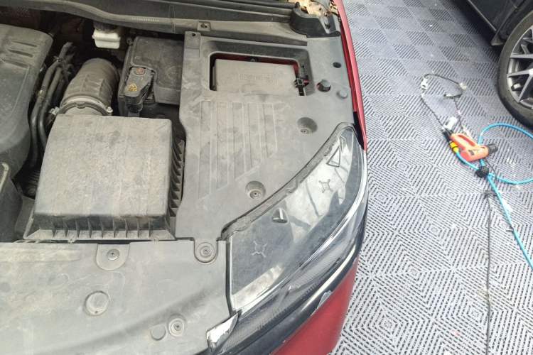 Used Geely Auto Coolray 2019 260T DCT Knight China VI Standard Engine Bay Left