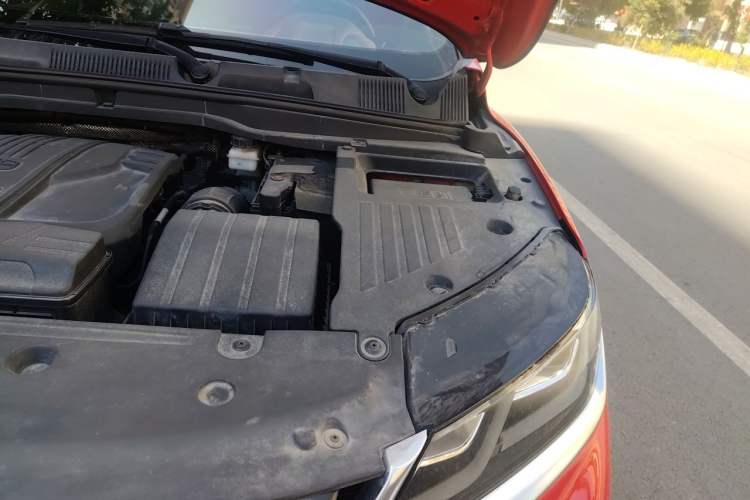 Used Geely Auto Coolray 2019 Sport Model 260T DCT Battle China V Standard Engine Bay Left