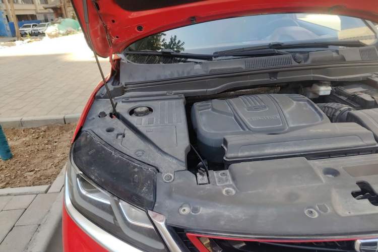 Used Geely Auto Coolray 2019 Sport Model 260T DCT Battle China V Standard Engine Bay Right
