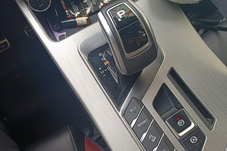 Used Geely Auto Coolray 2019 Sport Version 260T DCT Battle China VI Standard Gear Lever