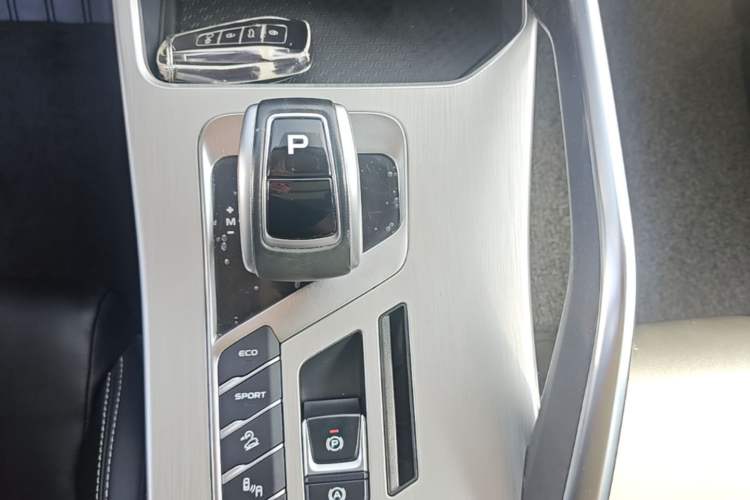 Used Geely Auto Coolray 2019 260T DCT Knight China V Standard Gear Lever
