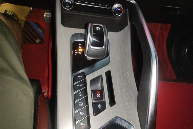 Used Geely Auto Coolray 2019 Sport Version 260T DCT Battle China VI Standard Gear Lever