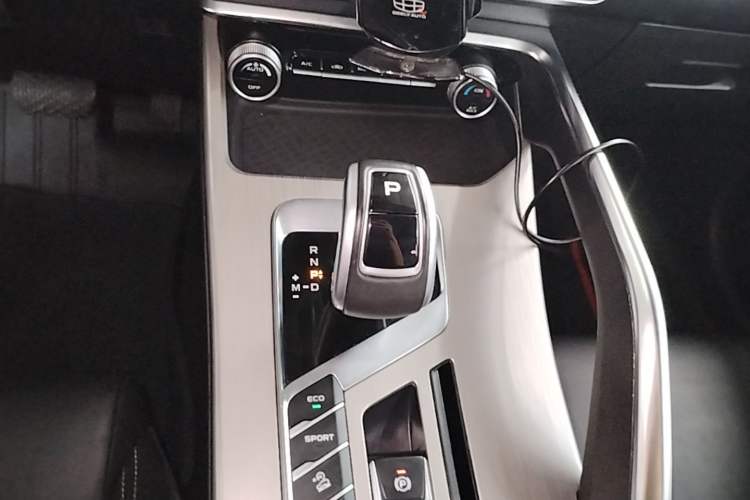Used Geely Auto Coolray 2019 260T DCT Knight China V Standard Gear Lever