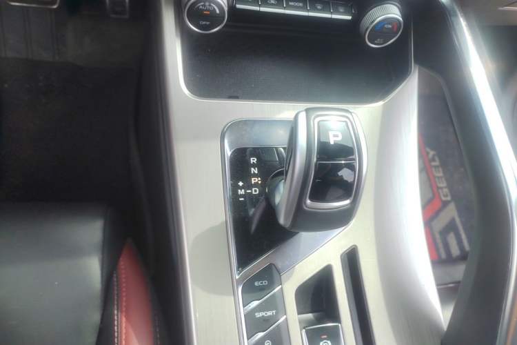 Used Geely Auto Coolray 2019 Sport Model 260T DCT Battle China V Standard Gear Lever