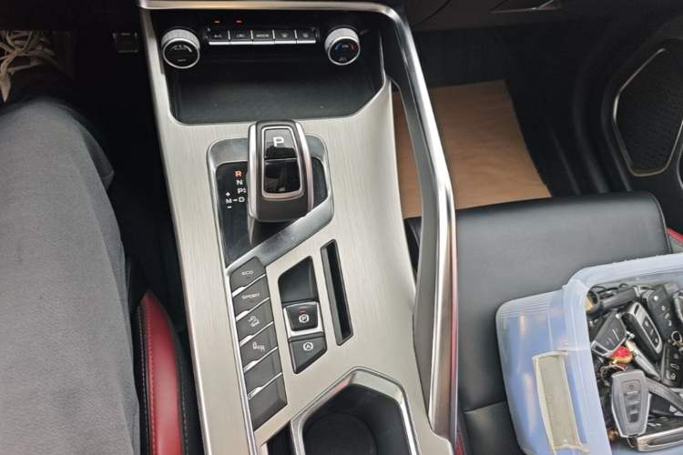 Used Geely Auto Coolray 2019 Sport Version 260T DCT Explorer China VI Standard Gear Lever