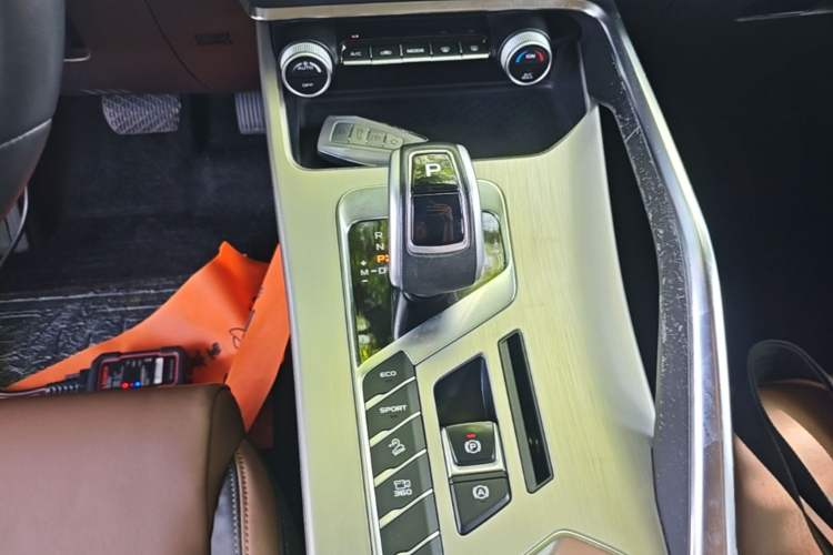 Used Geely Auto Coolray 2019 260T DCT Explorer China V Standard Gear Lever