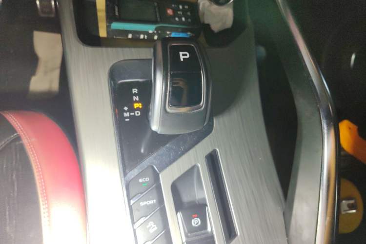 Used Geely Auto Coolray 2019 Sport Model 260T DCT Battle China V Standard Gear Lever