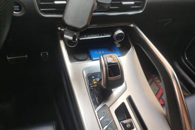 Used Geely Auto Coolray 2019 Sport Model 260T DCT Battle China V Standard Gear Lever