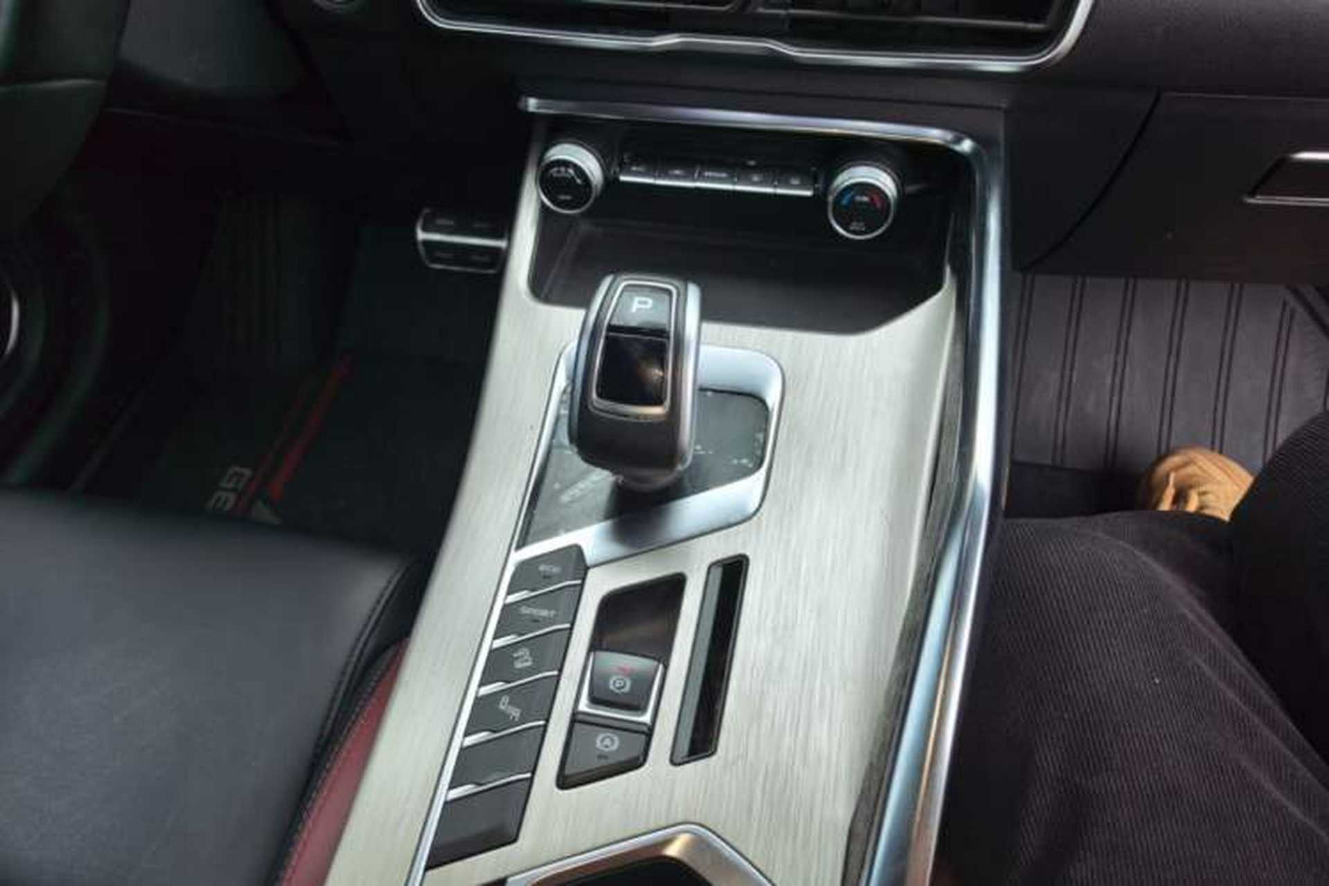 Used Geely Auto Coolray 2019 Sport Model 260T DCT Patrol China V Standard Gear Lever