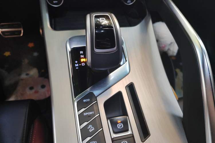 Used Geely Auto Coolray 2019 Sport Version 260T DCT Battle China VI Standard Gear Lever