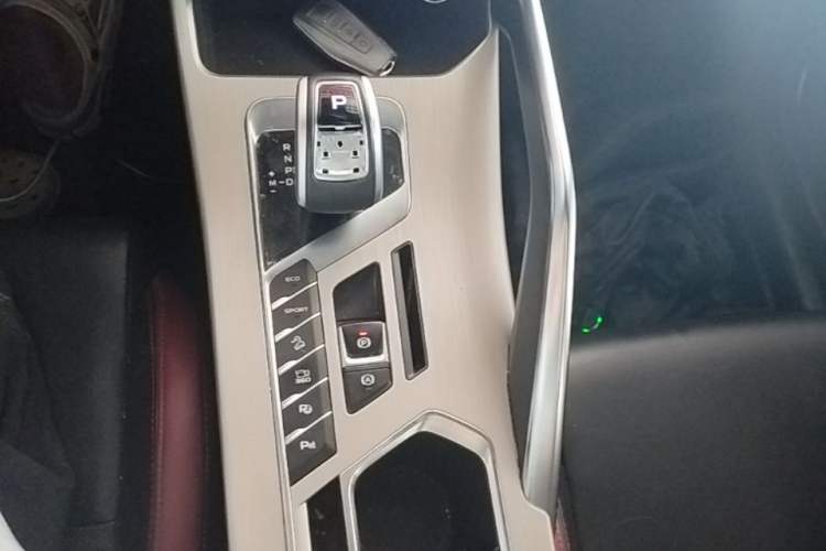 Used Geely Auto Coolray 2019 Sport Model 260T DCT Battle China V Standard Gear Lever