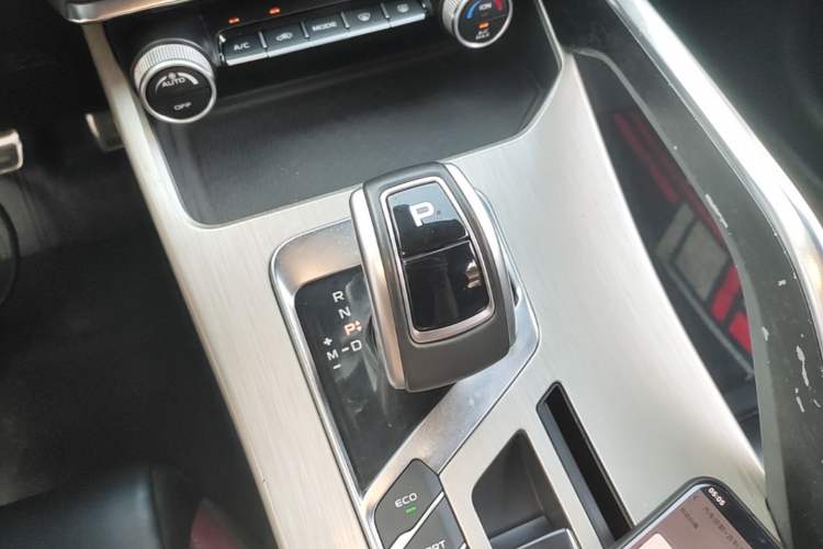 Used Geely Auto Coolray 2019 Sport Model 260T DCT Battle China V Standard Gear Lever